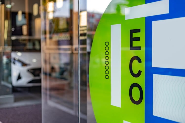 Etiqueta ambiental de la DGT: las novedades para 2025 Etiqueta ambiental de la DGT: las novedades para 2025