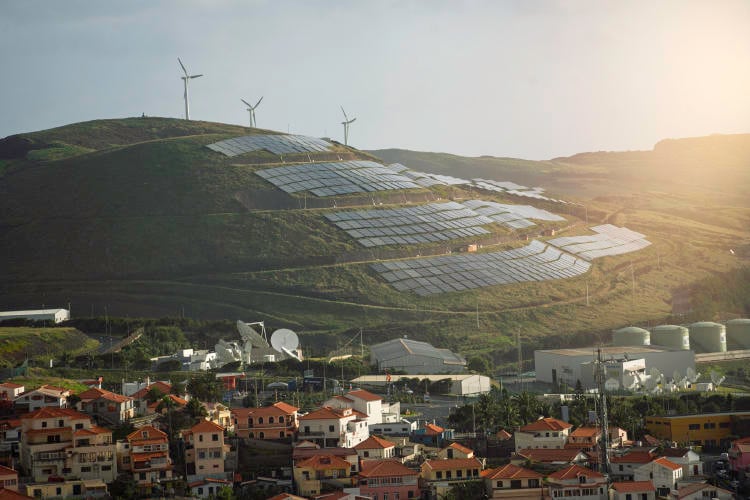 Todo sobre el autoconsumo energético en 2025: guía completa Todo sobre el autoconsumo energético en 2025: guía completa