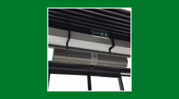 Cortina de aire para mantener la temperatura en interiores