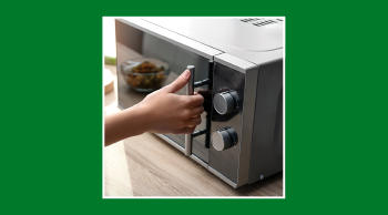 Uso del microondas para ahorrar luz en la cocina