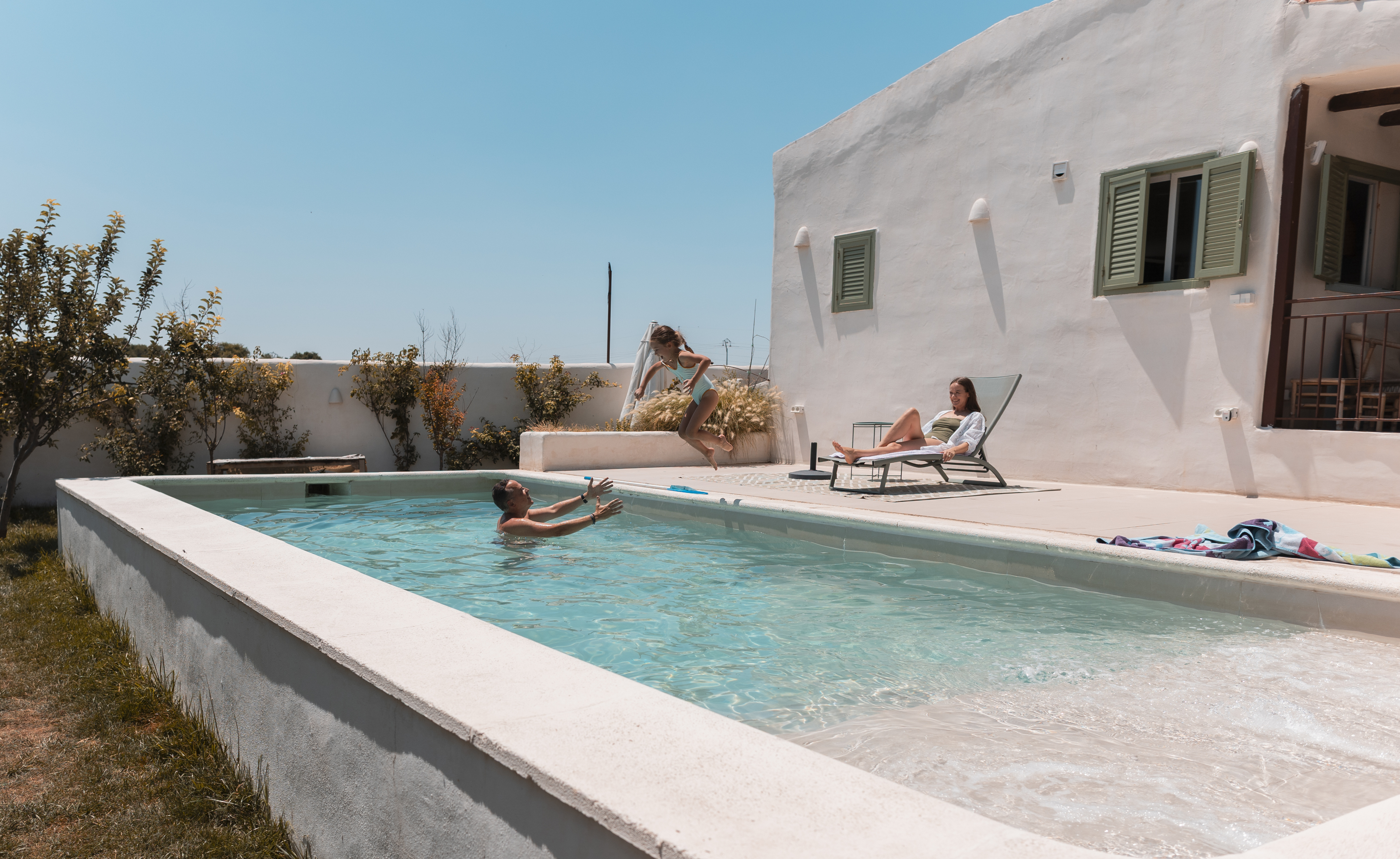 Piscinas y consumo el&eacute;ctrico lo que debes saber antes de abrirla