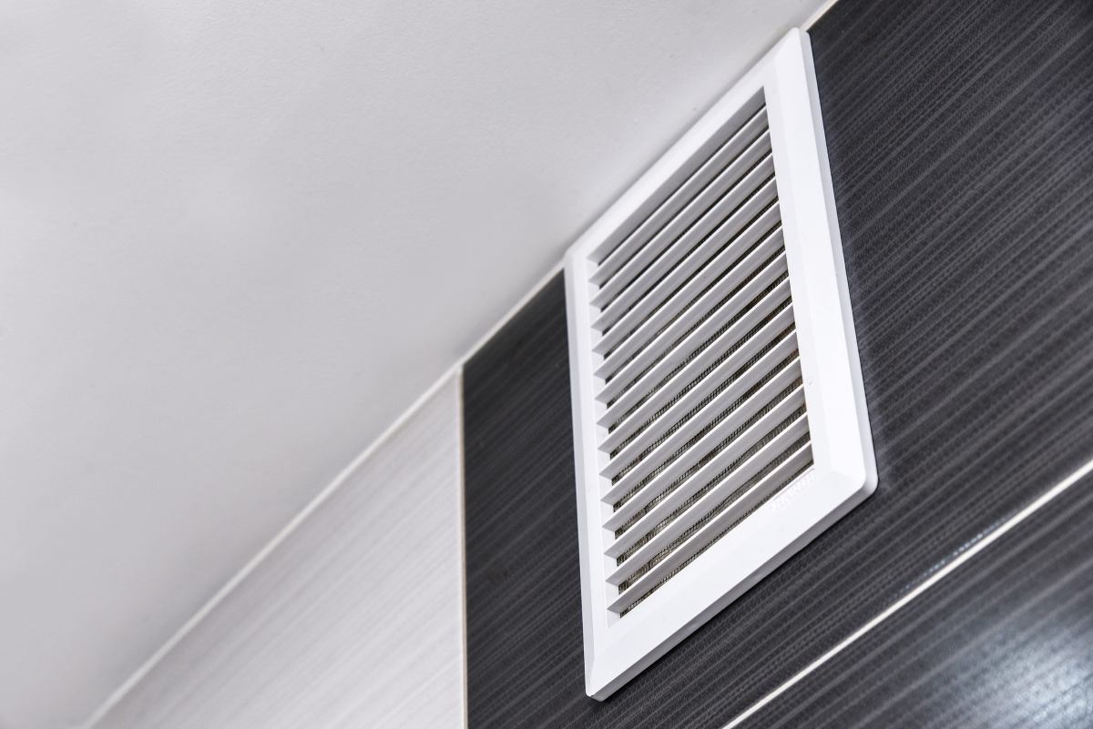 Colocar una rejilla de ventilaci&oacute;n