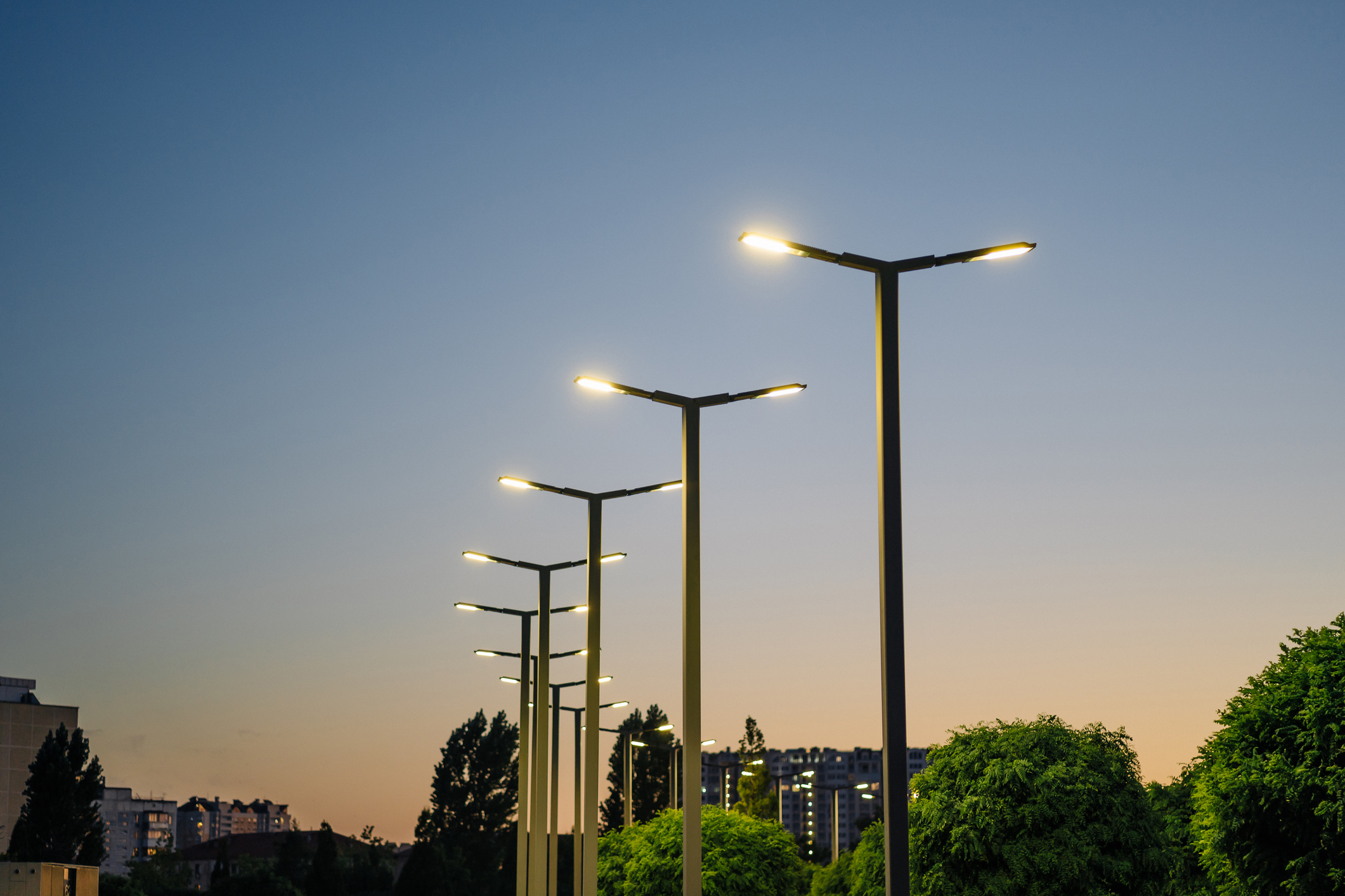 Farolas inteligentes: c&oacute;mo ahorran energ&iacute;a al encenderse solo cuando las necesitas