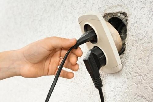 no apagues el frigorifico tirando del enchufe No apagues el frigorifico desconectando el enchufe