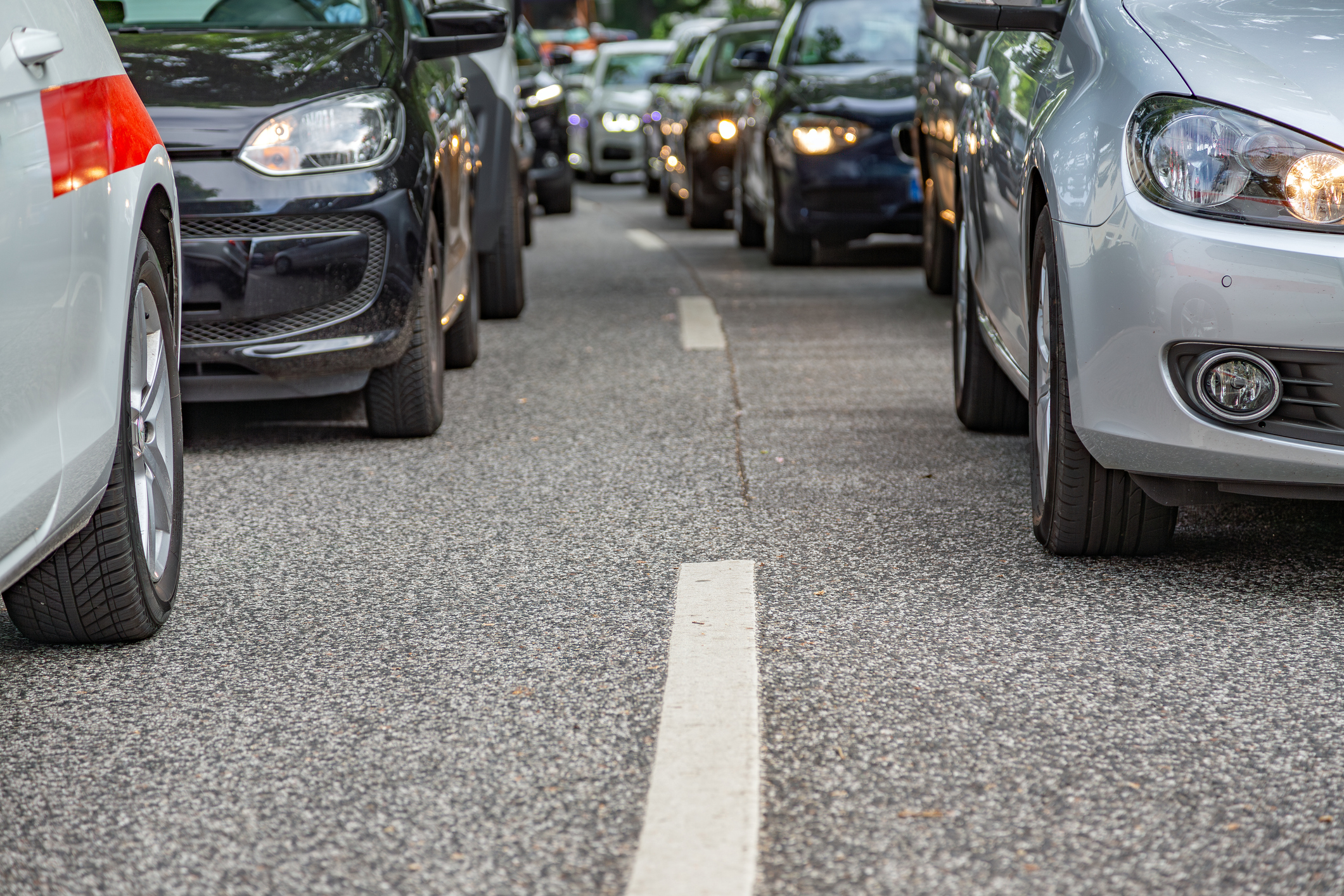 Asfalto que absorbe CO2: carreteras que limpian el aire urbano
