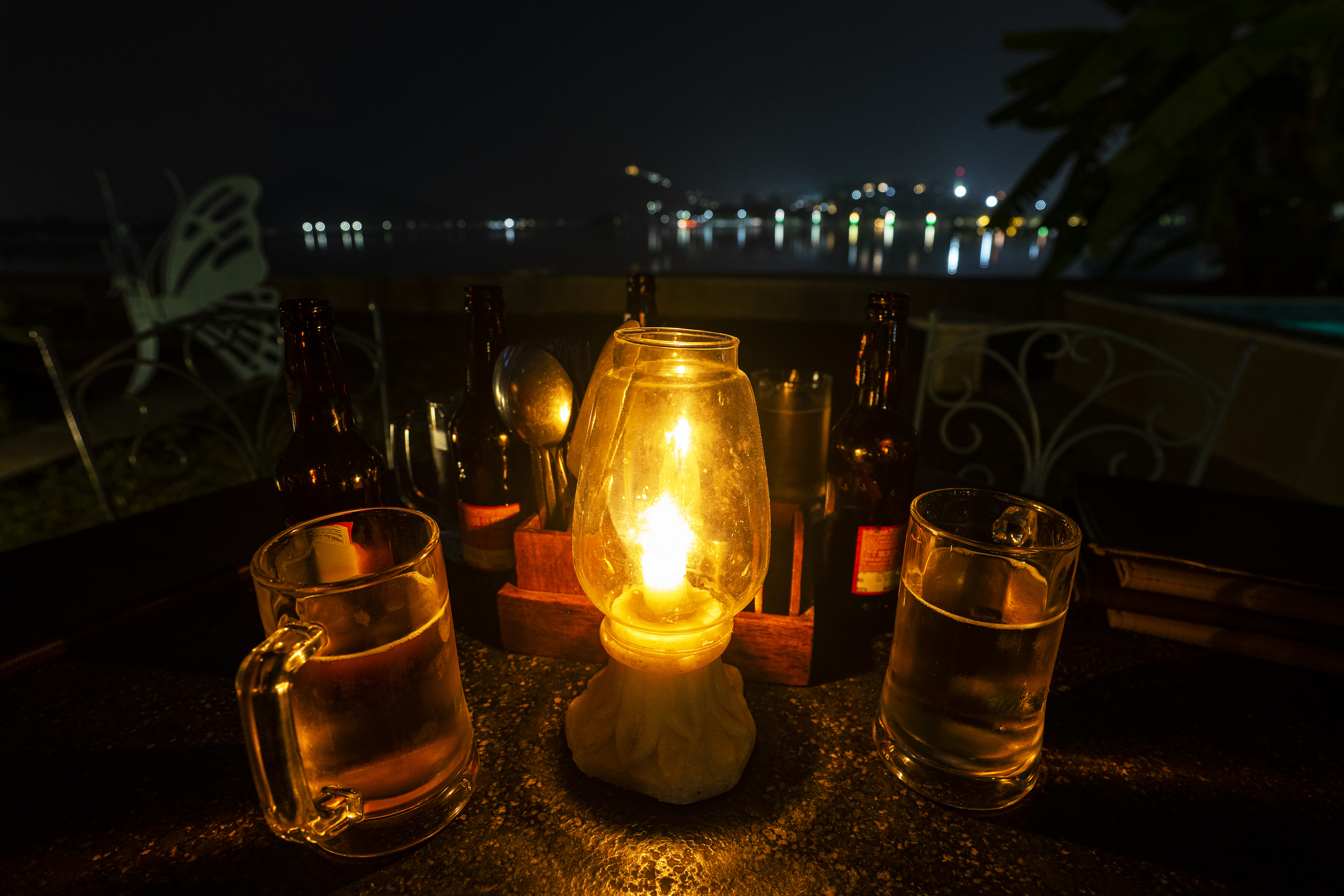 Cómo iluminar terrazas y balcones de forma eficiente