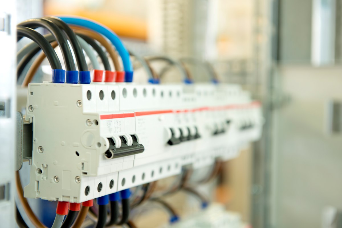 como saber si ha habido subida de tensión eléctrica