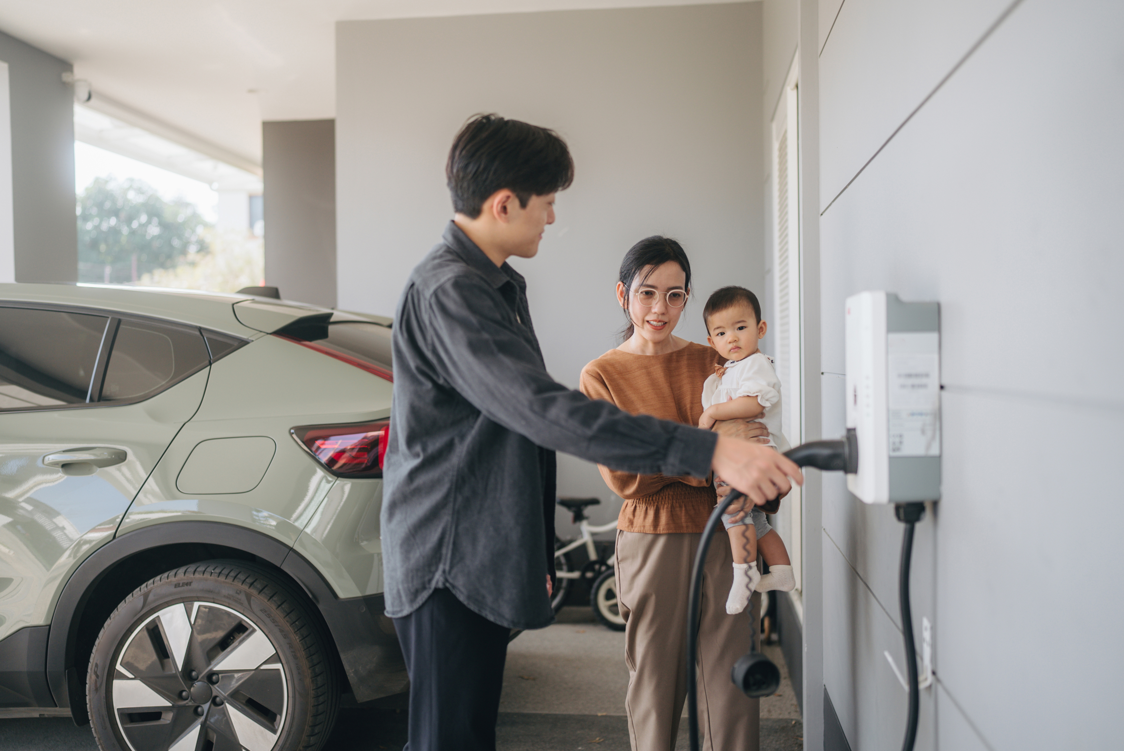 Veh&iacute;culo el&eacute;ctrico como bater&iacute;a del hogar: la tecnolog&iacute;a V2H explicada