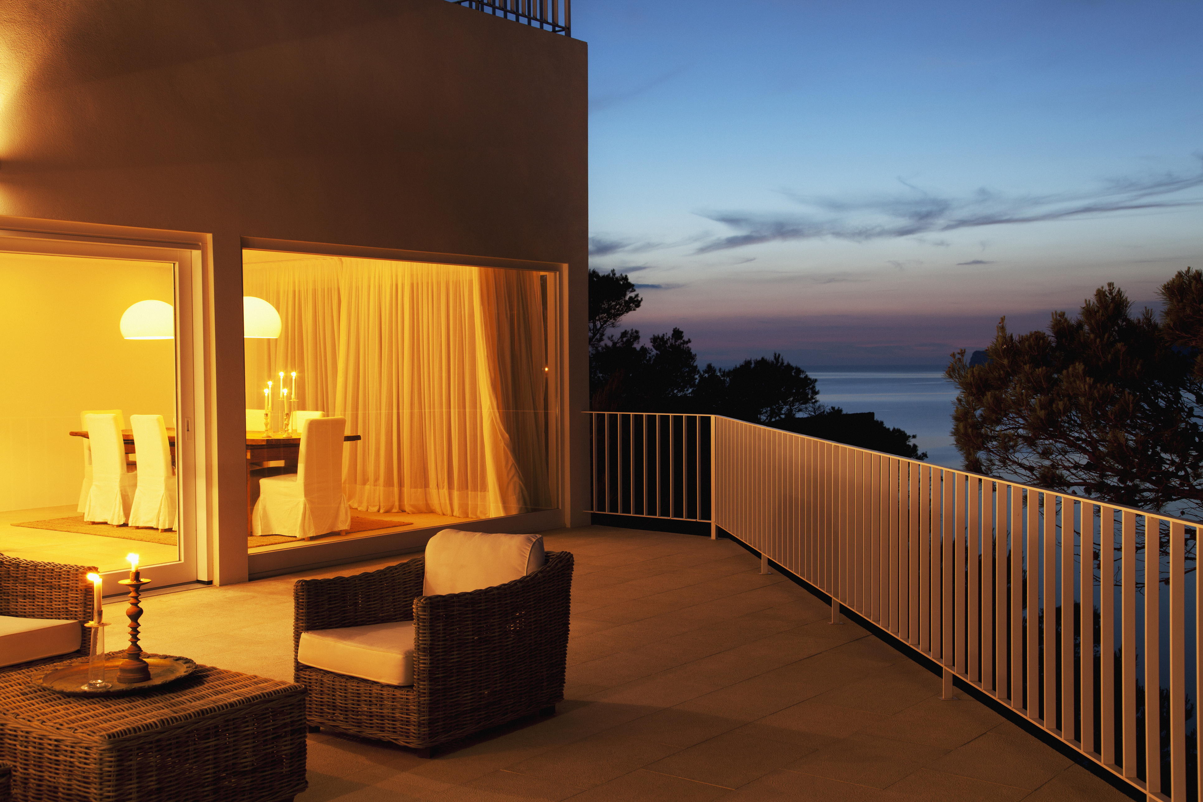 Iluminaci&oacute;n eficiente en 2026: LED, OLED y sensores inteligentes para ahorrar luz