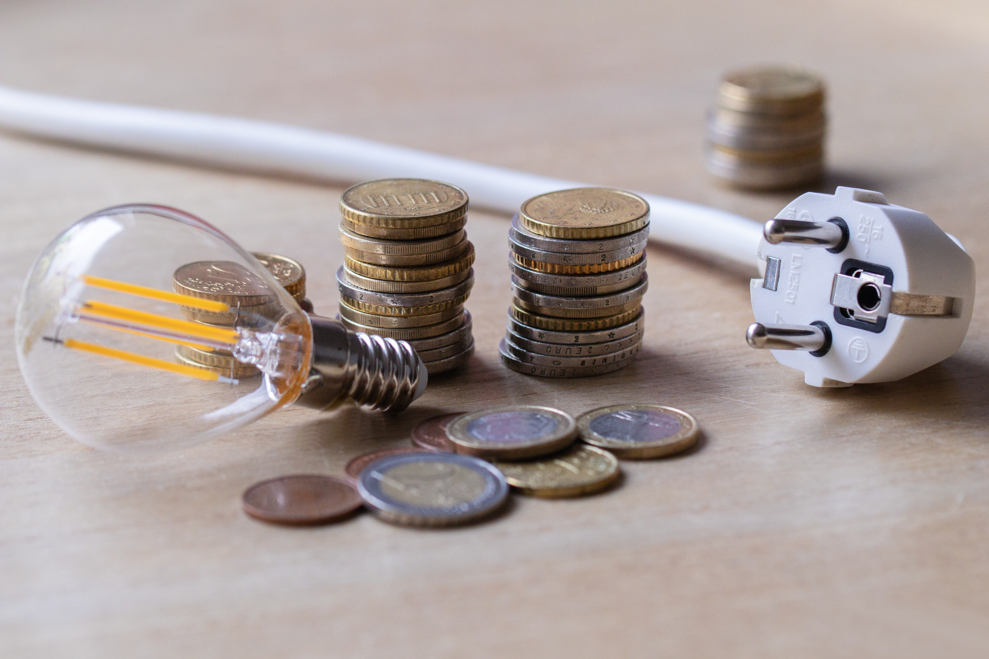 C&oacute;mo funciona el mercado el&eacute;ctrico y por qu&eacute; el precio de la luz cambia cada hora