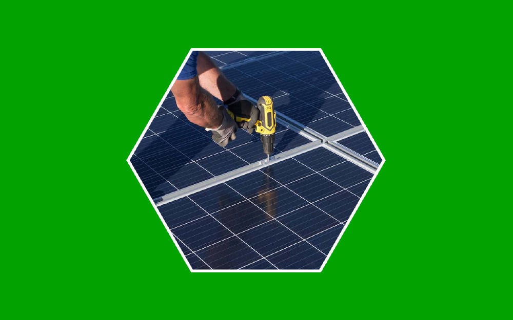 Instalación de placas solares, energía solar para el hogar.