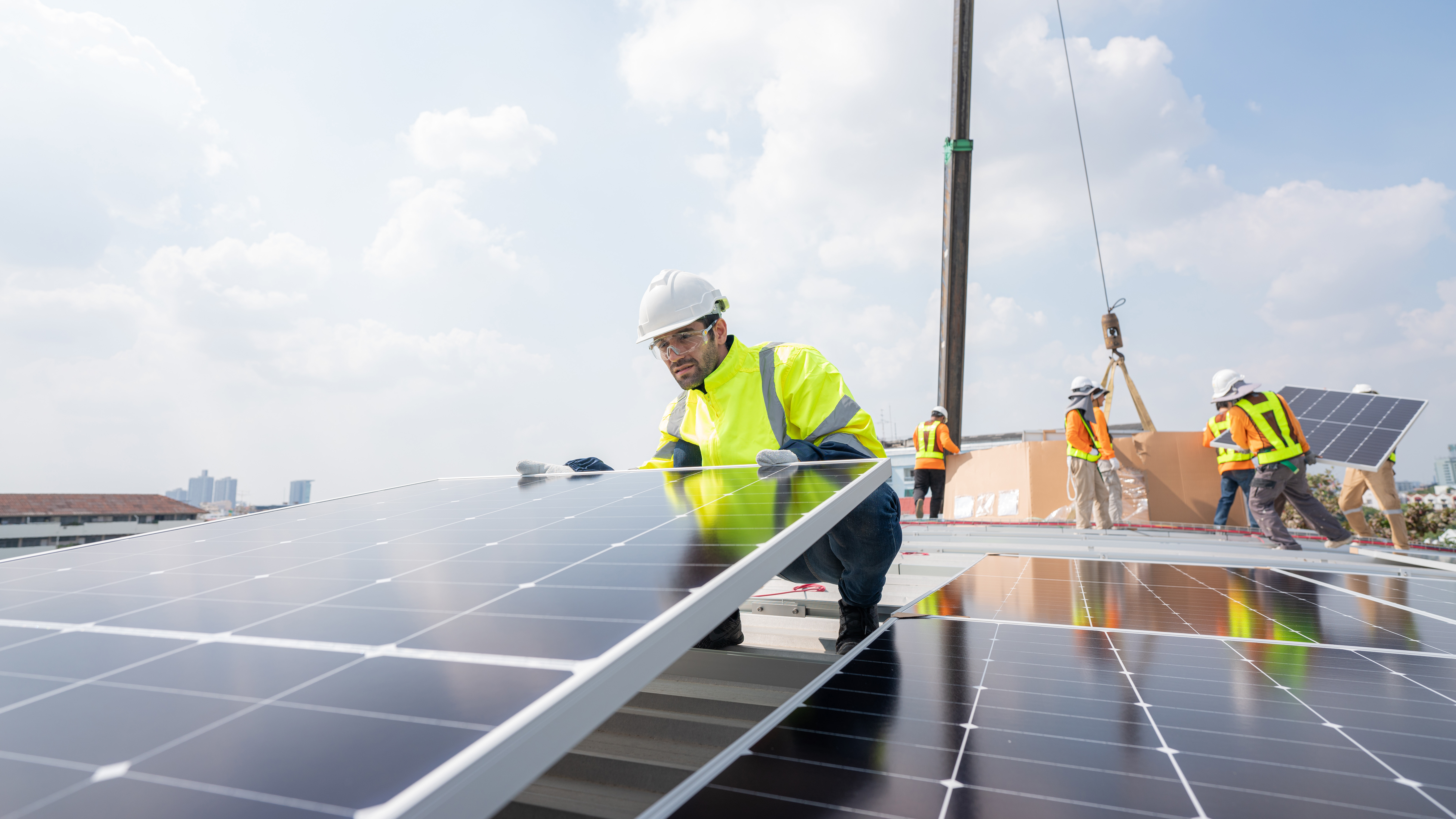 Nuevos materiales para paneles solares más eficientes y económicos.