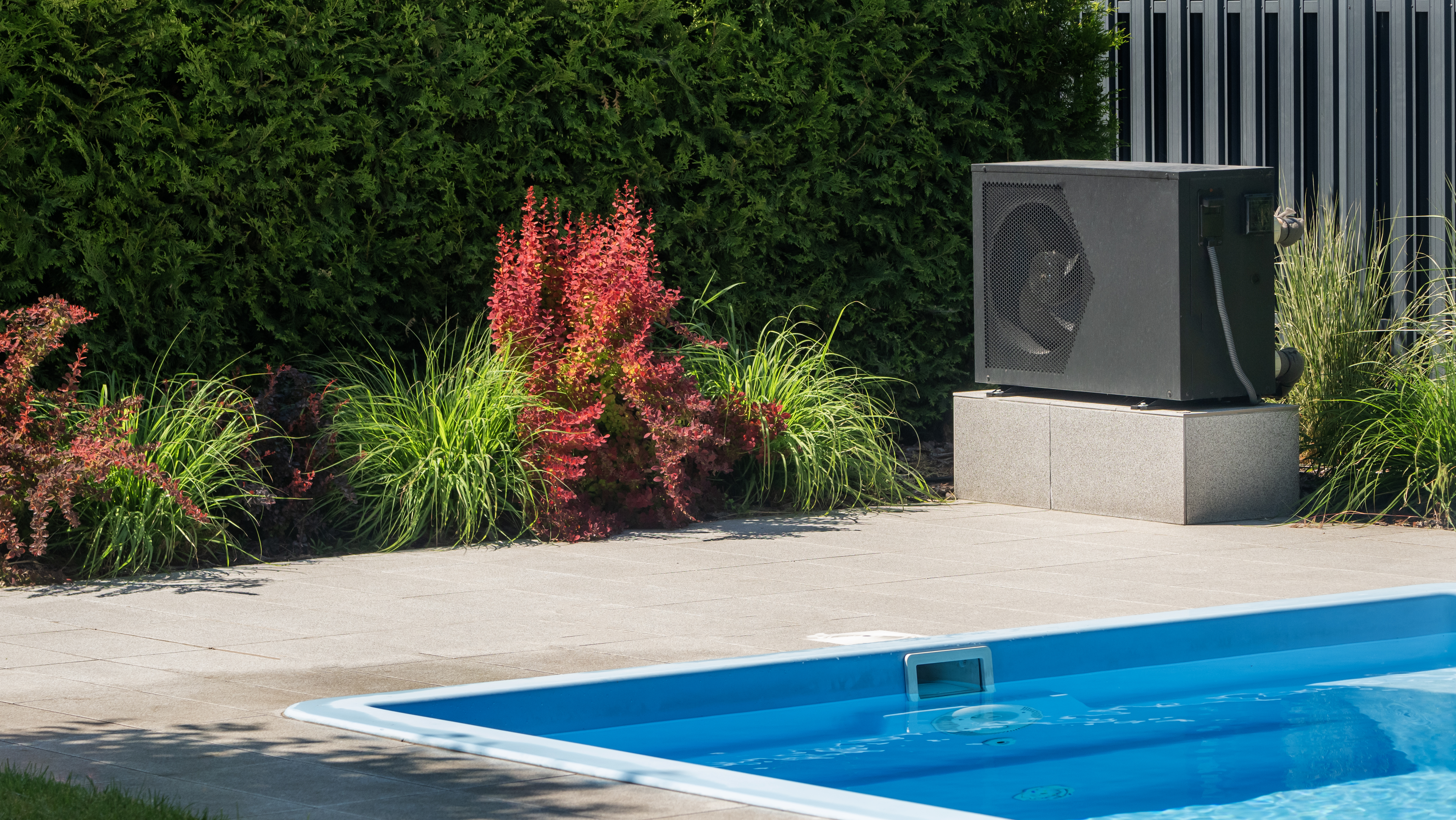 Piscinas y consumo el&eacute;ctrico lo que debes saber antes de abrirla