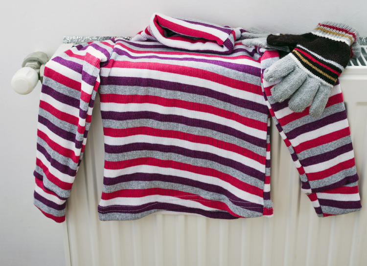 ropa sobre radiador ropa sobre radiador