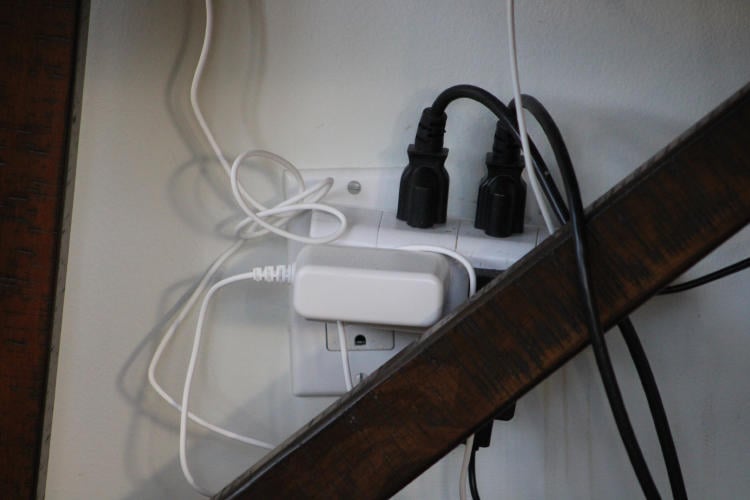       Cómo proteger los aparatos electrónicos frente a apagones       Cómo proteger los aparatos electrónicos frente a apagones