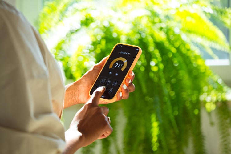 La aerotermia obtiene mejores resultados en casi todas las métricas relevantes: consumo, eficiencia, sostenibilidad y costes a largo plazo. El gas natural solo sobresale en instalación inicial más barata. La aerotermia obtiene mejores resultados en casi todas las métricas relevantes: consumo, eficiencia, sostenibilidad y costes a largo plazo. El gas natural solo sobresale en instalación inicial más barata.