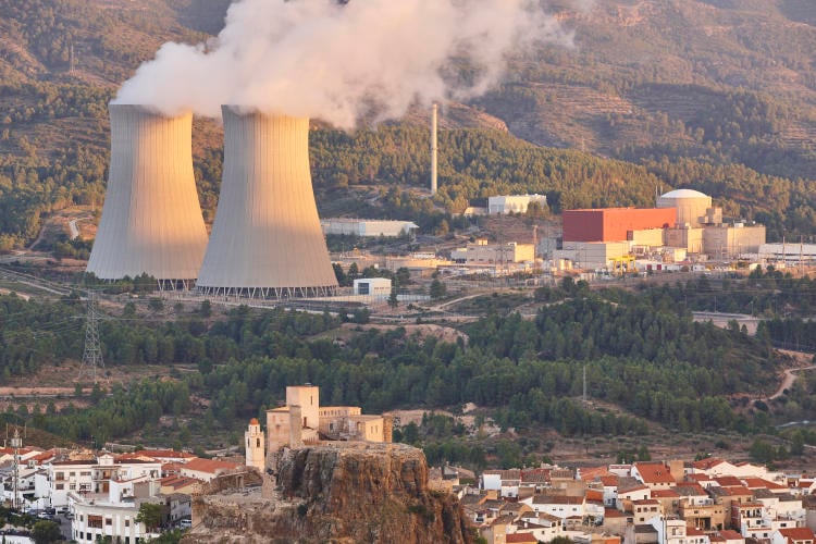 El desmantelamiento de las centrales nucleares en España El desmantelamiento de las centrales nucleares en España