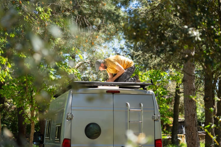 Todo sobre el autoconsumo energético en 2025: guía completa Todo sobre el autoconsumo energético en 2025: guía completa