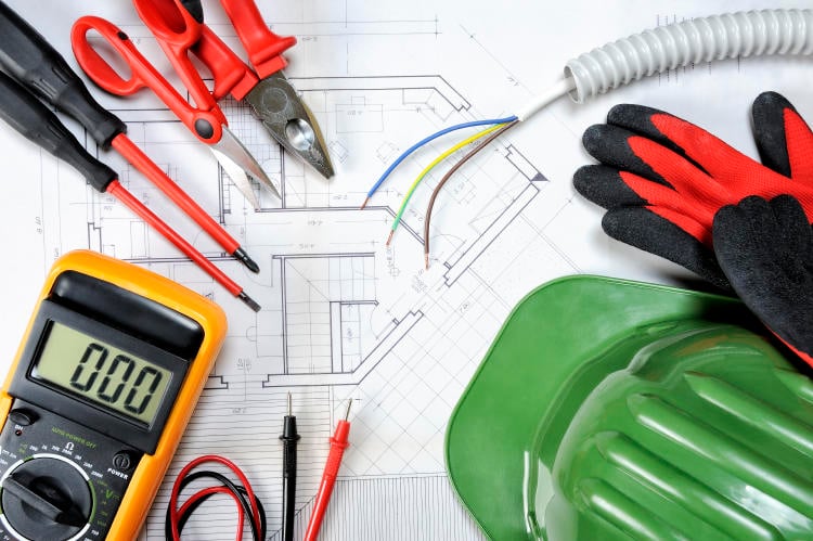 Equipos de protección individual contra riesgos en electricidad Equipos de protección individual contra riesgos en electricidad