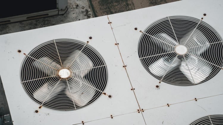 Condensador de aire acondicionado: usos y ventajas energéticas Condensador de aire acondicionado: usos y ventajas energéticas