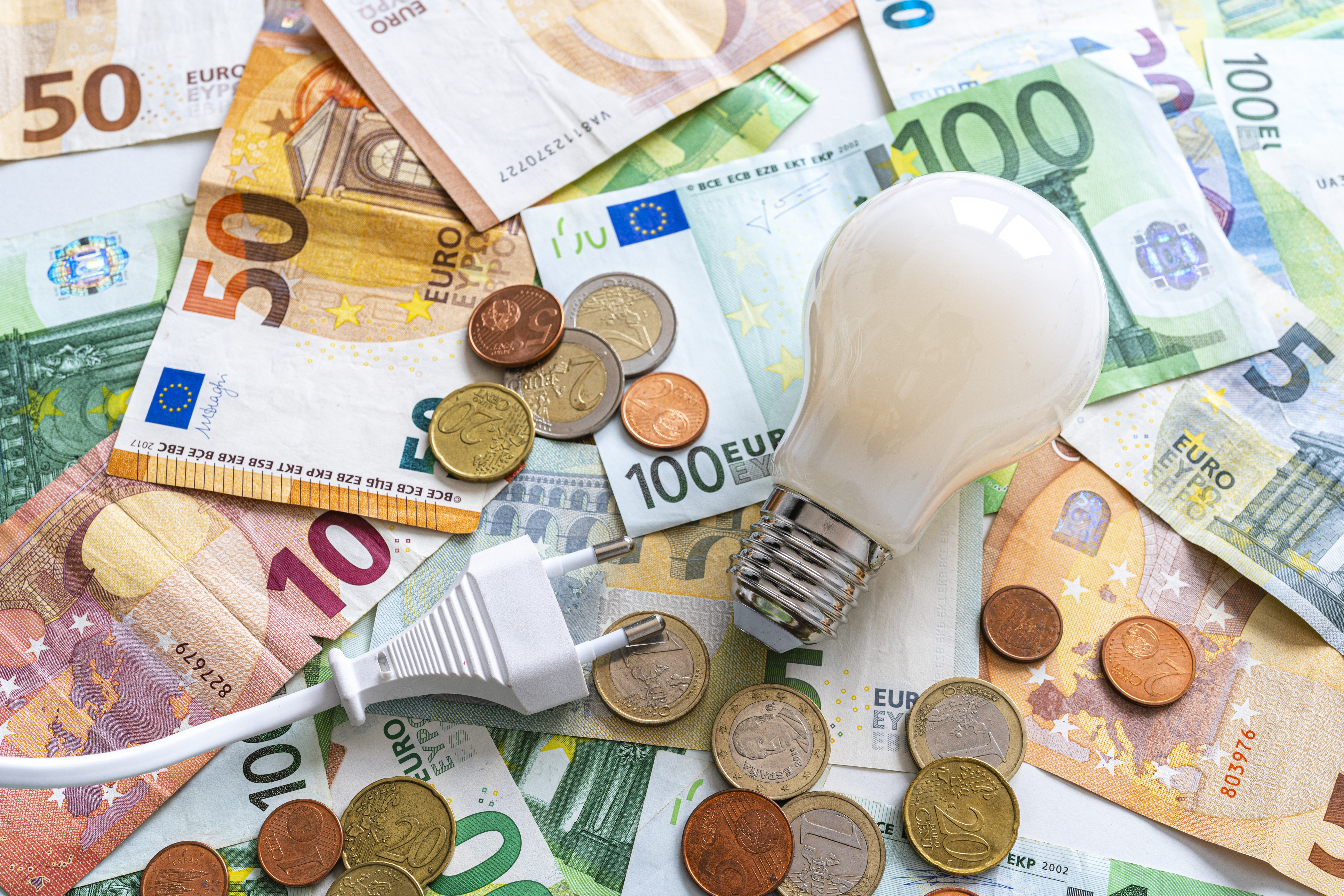 Cómo afectan las humedades y filtraciones a tu consumo energético