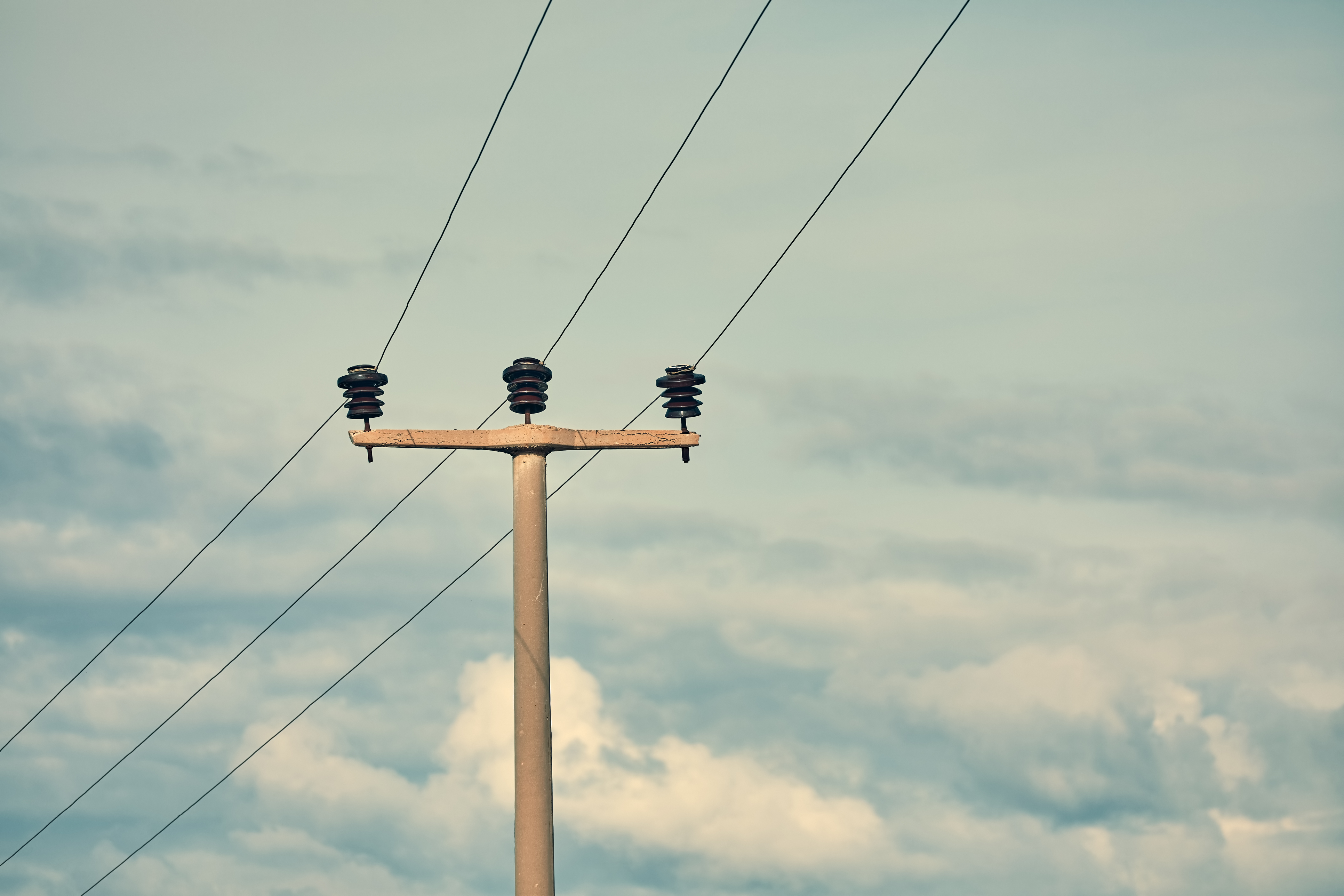 Seguridad energética en casa: cómo prevenir apagones, fugas y subidas de tensión