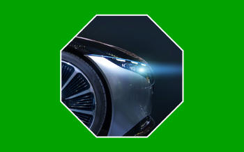 Coche eléctrico de lujo, movilidad sostenible y eficiente.