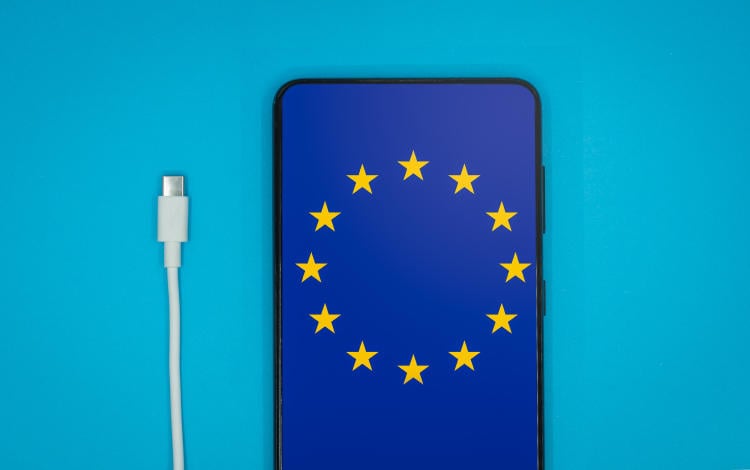 Cargador universal en la UE: así ayuda a reducir residuos Cargador universal en la UE: así ayuda a reducir residuos