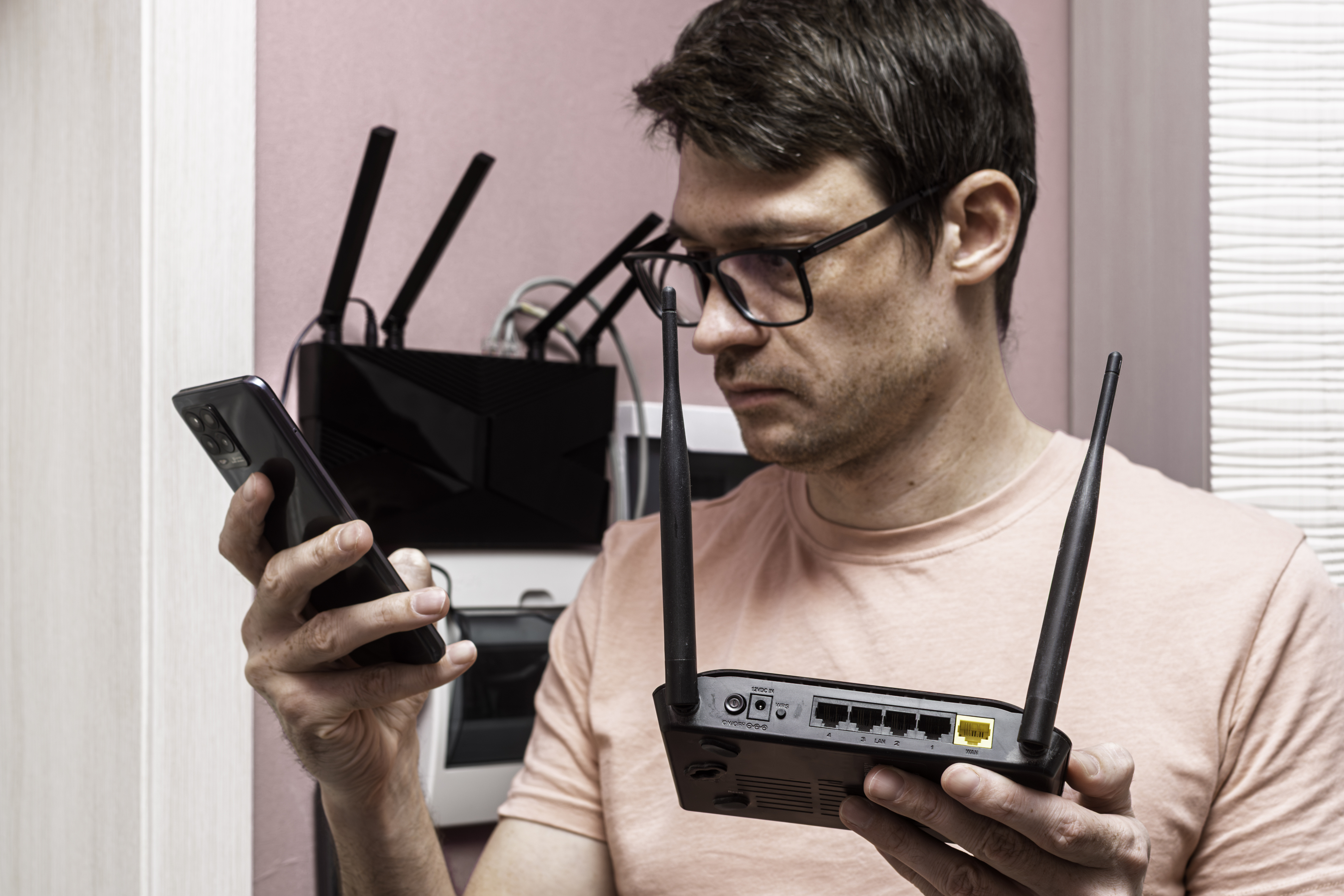 &iquest;Cu&aacute;nto consume un router? Descubre el coste real de tu Wi-Fi 